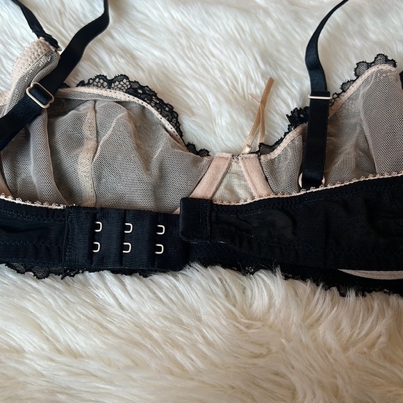 Heidi Klum Lace Bra - Picture 5 of 7